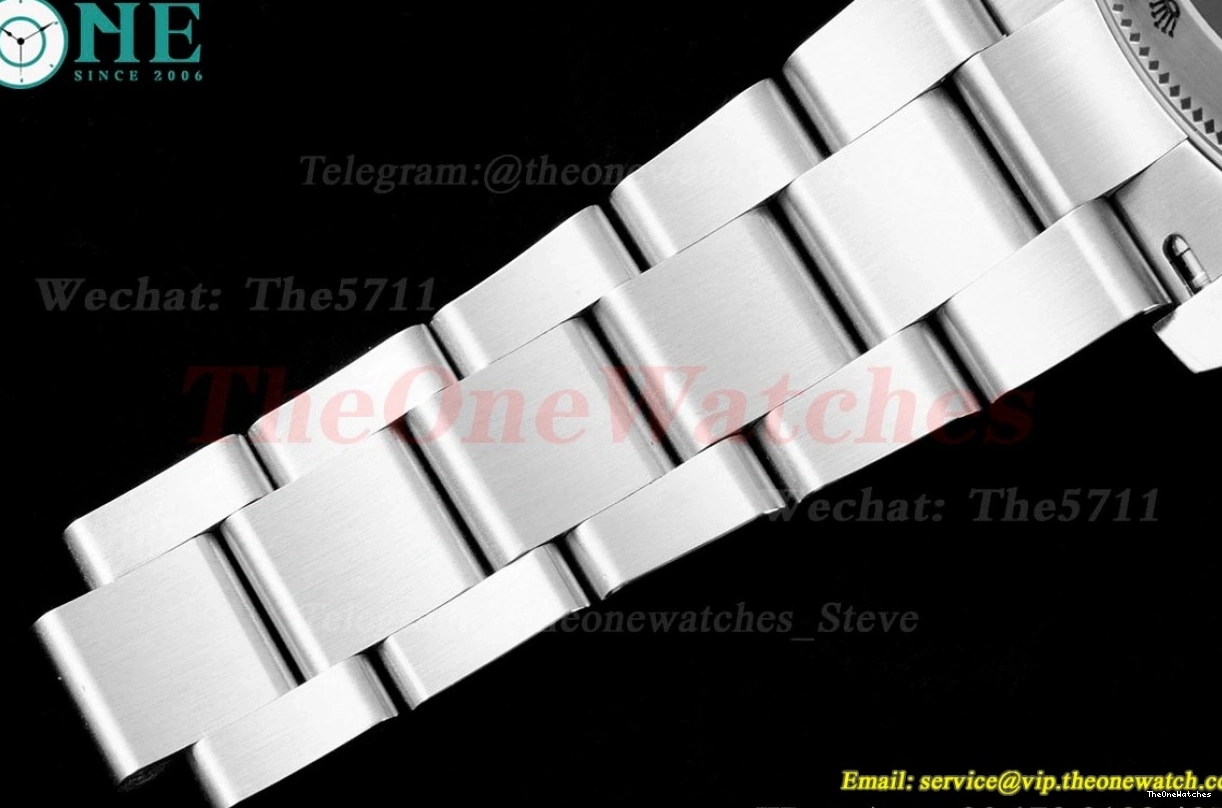 dweller APF SS 126660 VR3235 Black DeepSea 44mm Dot SS 0407